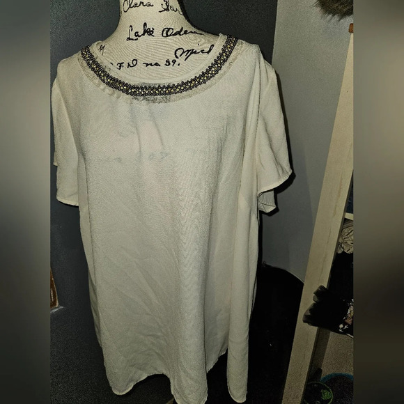 Lane Bryant Womans Short Sleeve White Blouse Size 22/24 - Picture 1 of 12